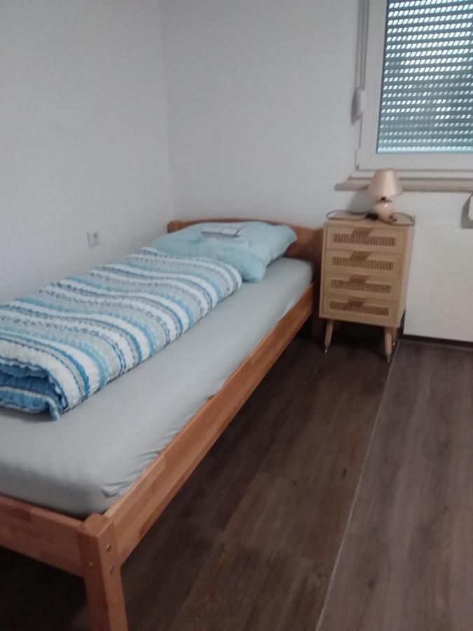 Nguyen Le 3 Schlafzimmer, 7 Bette,Dusche, 2 Wc , Kueche Ab 2 Uebernachtungen Нойкирх Экстерьер фото