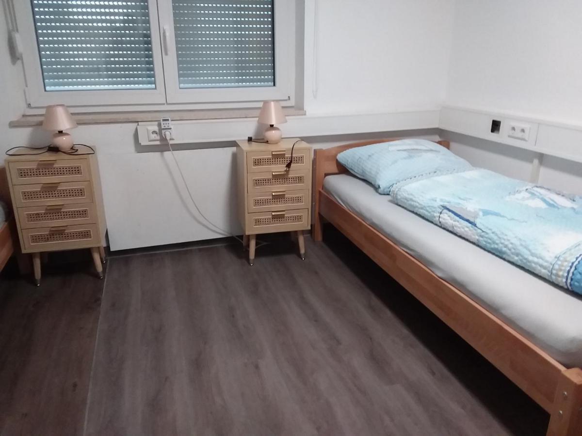 Nguyen Le 3 Schlafzimmer, 7 Bette,Dusche, 2 Wc , Kueche Ab 2 Uebernachtungen Нойкирх Экстерьер фото